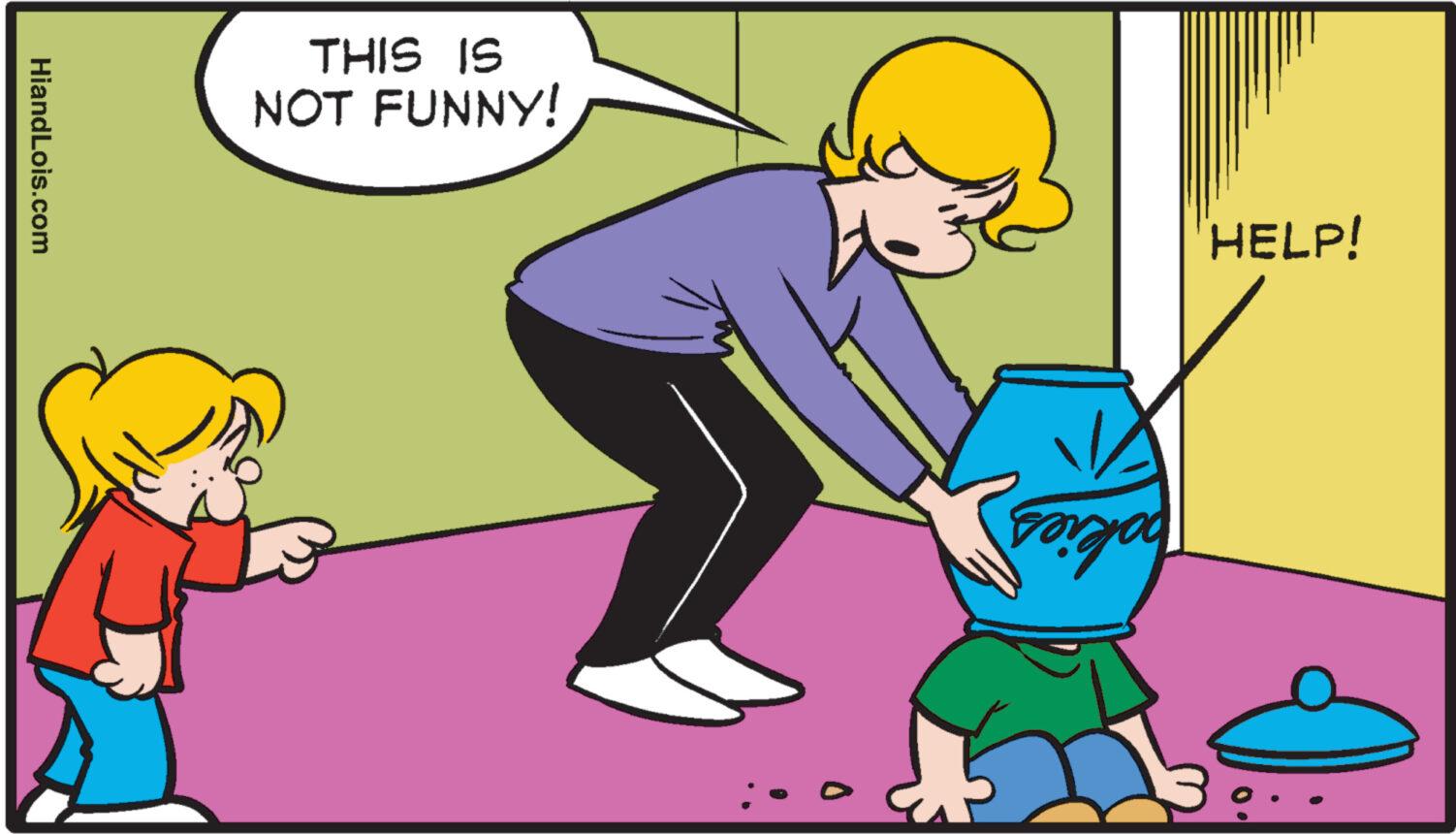 Happy OCR: HiandLois.com THIS IS NOT FUNNY! Foo HELP! HiandLois.com THIS IS NOT FUNNY ! Foo HELP !