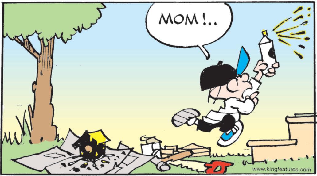 Photo caption OCR: MOM!.. www.kingfeatures.com MOM ! .. www.kingfeatures.com